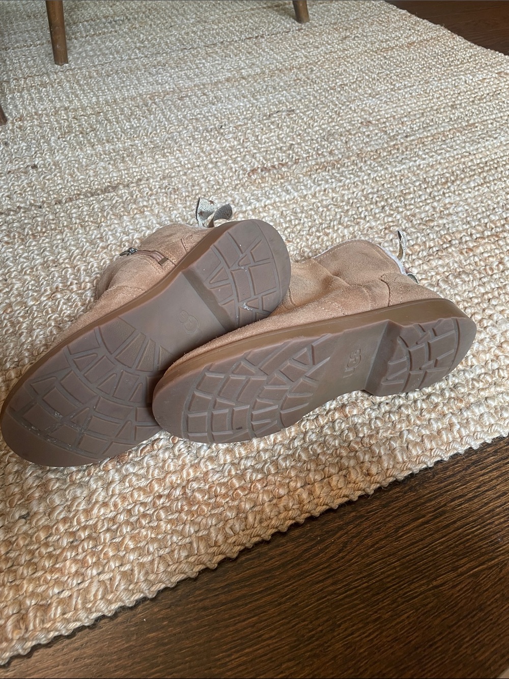 UGG Boots - Picture 6 of 7